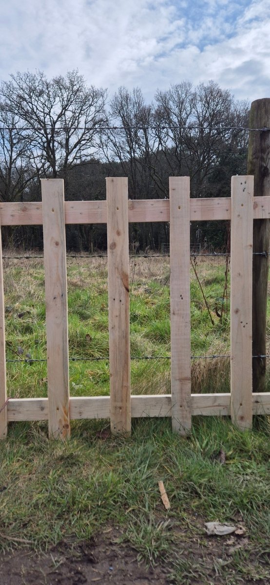 Natural Open Picket Fence Panels - WoodCladding.co.uk