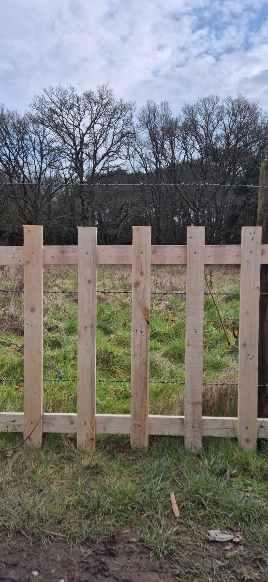 Natural Open Picket Fence Panels - WoodCladding.co.uk