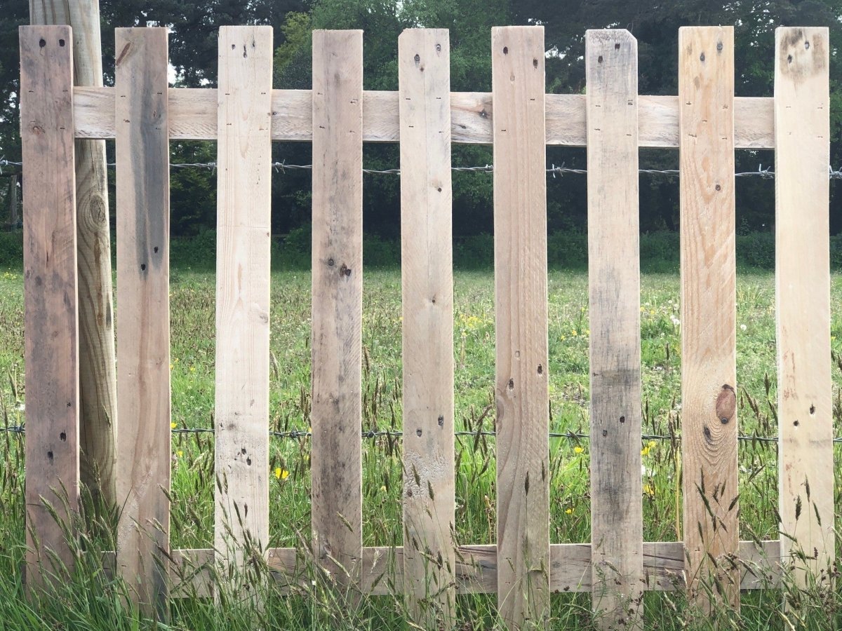 Natural Flat Top Picket Fence Panel - WoodCladding.co.uk
